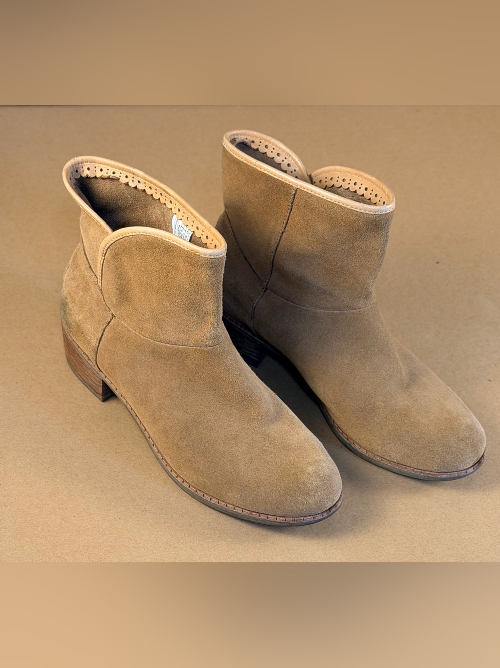 UGG Darling Ankle Boots Womens Sz 9.5Brown Leather Sheepskin Block Heel Casual